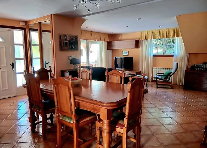 Casa Arneles Playa Dom wakacyjny